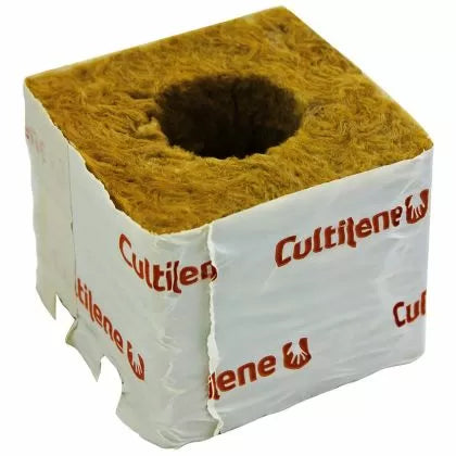 Cultilene 7.5 x 7.5cm. - cub din vată minerală pentru înrădăcinarea răsadurilor - 1 buc. (cu gaură mare)